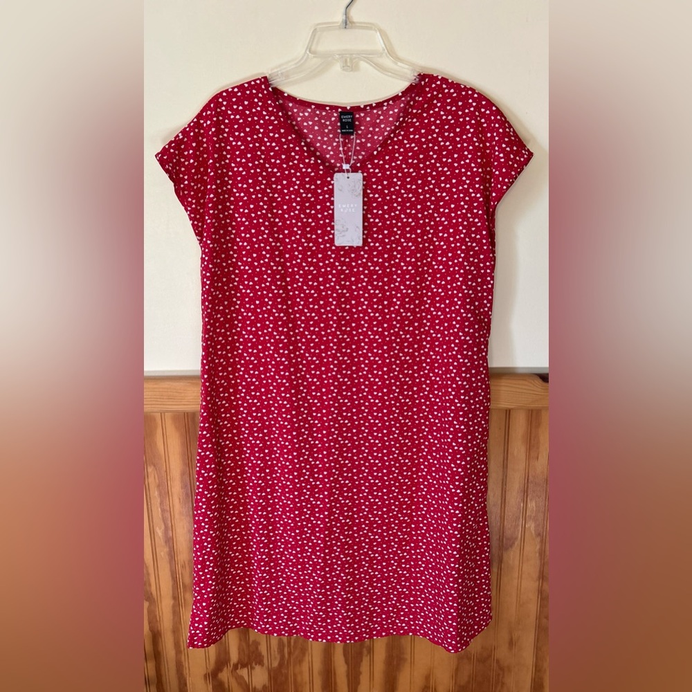 NWT Red Heart Print Dress